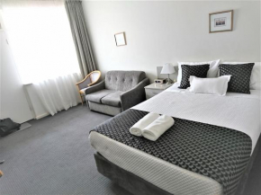 Glenelg beach gateway Studio Apartment